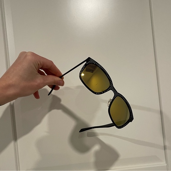 Marc by Marc Jacobs Limited Edition NYC Wayfair Sunglasses - Picture 4 of 5